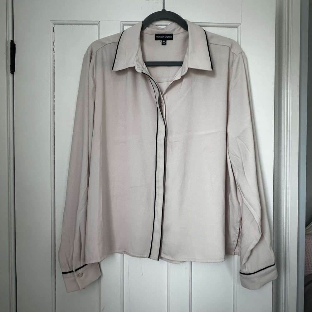 Vince Camuto Cream Blouse with Black Trim